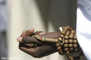 Mosquée des Mamelles : le muezzin b@ttu à coups de bâton, le vigile avait menacé sa femme avec une m@chette