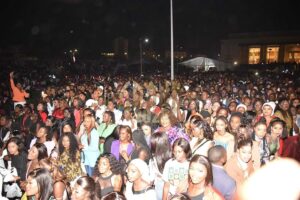 Un monde fou à l’entrée du grand bal de Youssou Ndour! Du jamais vue