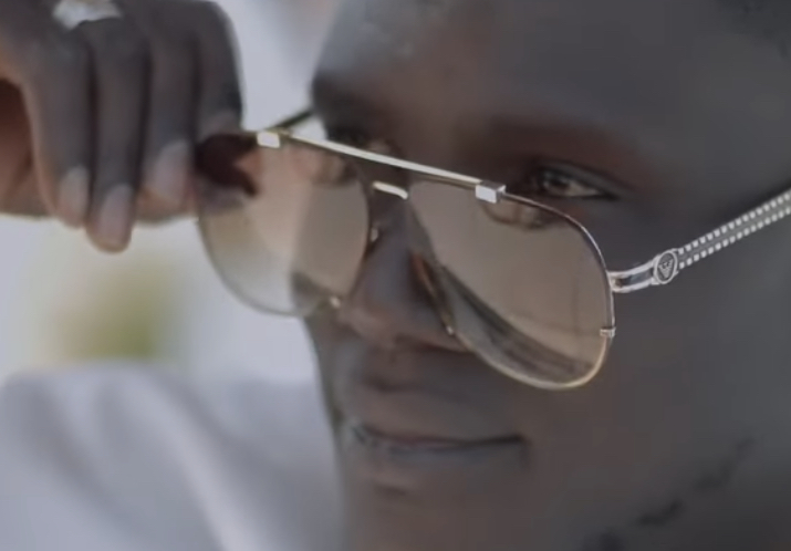 (Clip+video): Birame Dieng, le choriste de Youssou N’Dour dévoile le teaser « I love You »