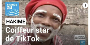 Hakim, le coiffeur d’origine guinéenne, devenu l&rsquo;un des Tik tokeurs les plus suivis en Afrique