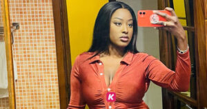 En robe chemise bien moulante, Mame Khady de « Adja » est renversante (Photo)