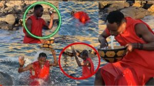 Le ndeup (exorcisme) en mer de Ouzin Keita pour Viviane