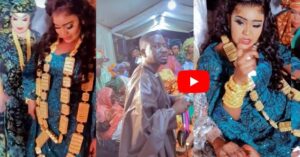 (Vidéo) : Incroyable ! Le collier en or de Mané, l&rsquo;épouse du griot Alassane Mbaye, impressionne