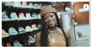 (Clip officiel): Le jeune rappeuse Magui dévoile « Rew »