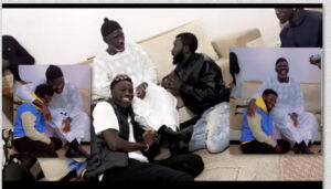 (Vidéo) – Le fou rire de Mame Thierno Birahim Mbacké devant les comédiens