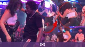 (Vidéo): « Tatafouma », admirez la danse §exy de Wally Seck avec cette brésilienne