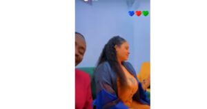 (Vidéo) : Poitri.ne tatouée, combi moulante, Diarra Vaz refuse de parler de Bass Thioung