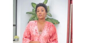 (04 photos) – Malika (Karma) : La robe de magnificence à lui piquer