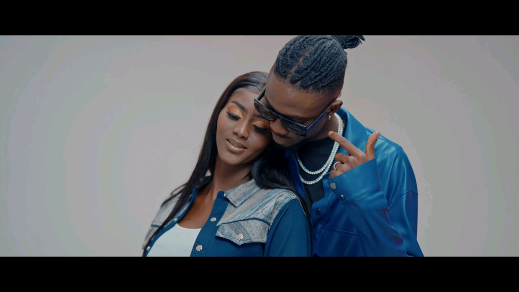 Clip : Best Friend One Lyrical feat Leyna