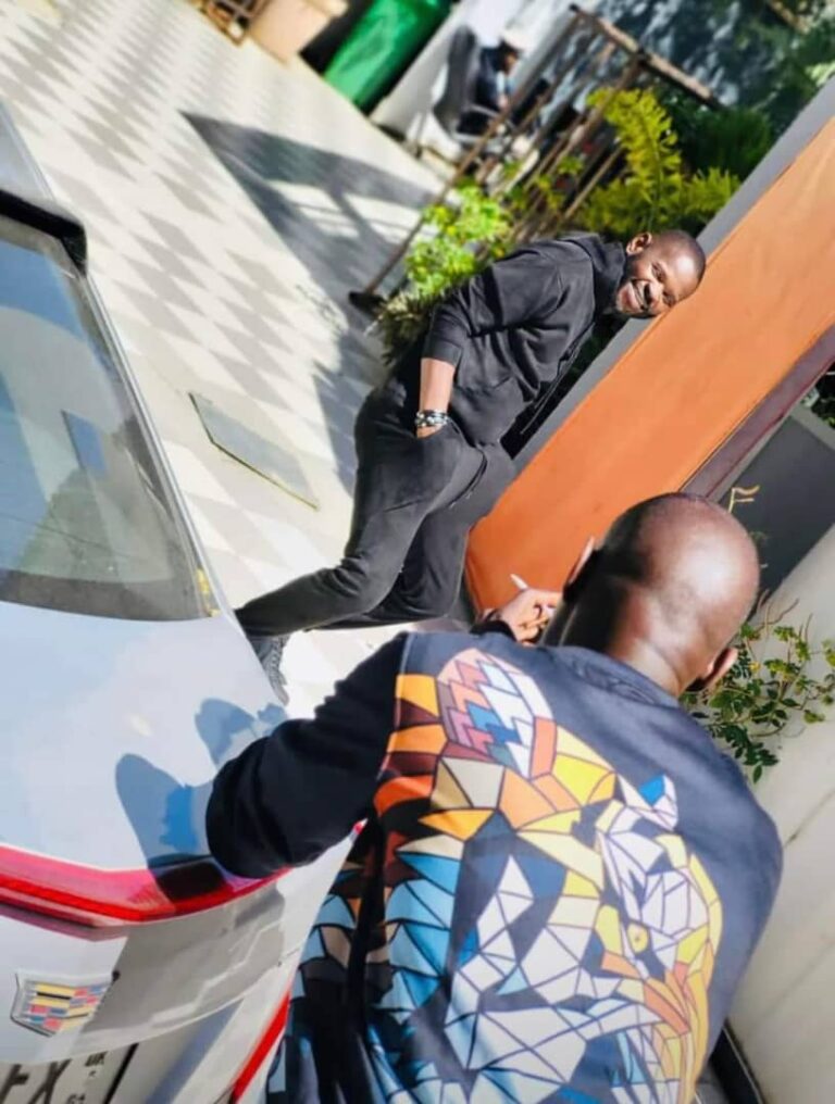 (06 photos) : Fun et stylé, Pape Cheikh Diallo, une joie de vivre à la télé
