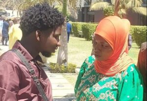 Arrêt sur image : Vj s’affiche en toute complicité avec sa mère Houreye Thiam