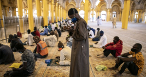  » Meussouma diouli bimay nekk ndaw. Legui wakhtou douma raw. Nane lay fayé li wessou? »