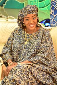 Faty Dieng la journaliste qui allie élégance et docilité