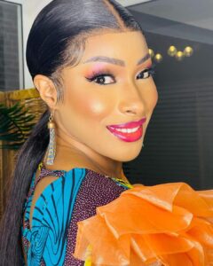 Photos : Beauté étincellante, Chadia brille dans la simplicité