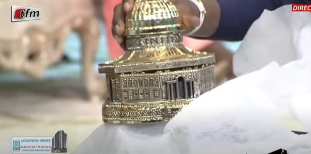 (Vidéo) – Anniversaire de Oustaz Modou Fall : Le cadeau de Pape Cheikh Diallo qui touche les chroniqueuses de QG