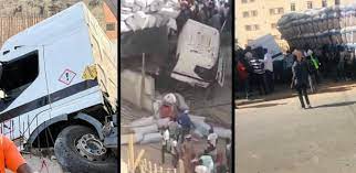 Vidéo – Accid3nt sur la Vdn : Un camion se renverse