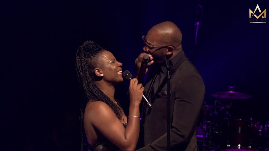 Singuila revient sur les rumeurs de relation amoureuse avec Charlotte Dipanda