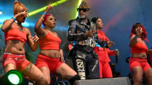Sc@ndale : Koffi Olomidé exigerait un droit de cuissage