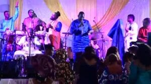 (Vidéo) – Atlanta: La chanson très émouvante de Salam Diallo pour sa femme.