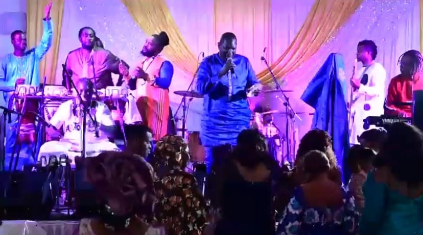 (Vidéo) – Atlanta: La chanson très émouvante de Salam Diallo pour sa femme.