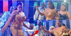 (Vidéo) – Danse, ambiance: Mame Ndiaye Savon chauffe le concert de Kéba Seck.