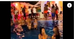 Sc@ndale : Les images d’une soirée piscine-party ch0que la toile. Les filles se sont… 