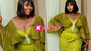 (04 Photos) – Sourire, poitrine, hanche: Abiba rend fou ses followers avec une robe vert olives.