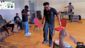 (Vidéo) – Concert du 3 Juin : En pleine répétition, Akhlou Brick promet un show inédit.