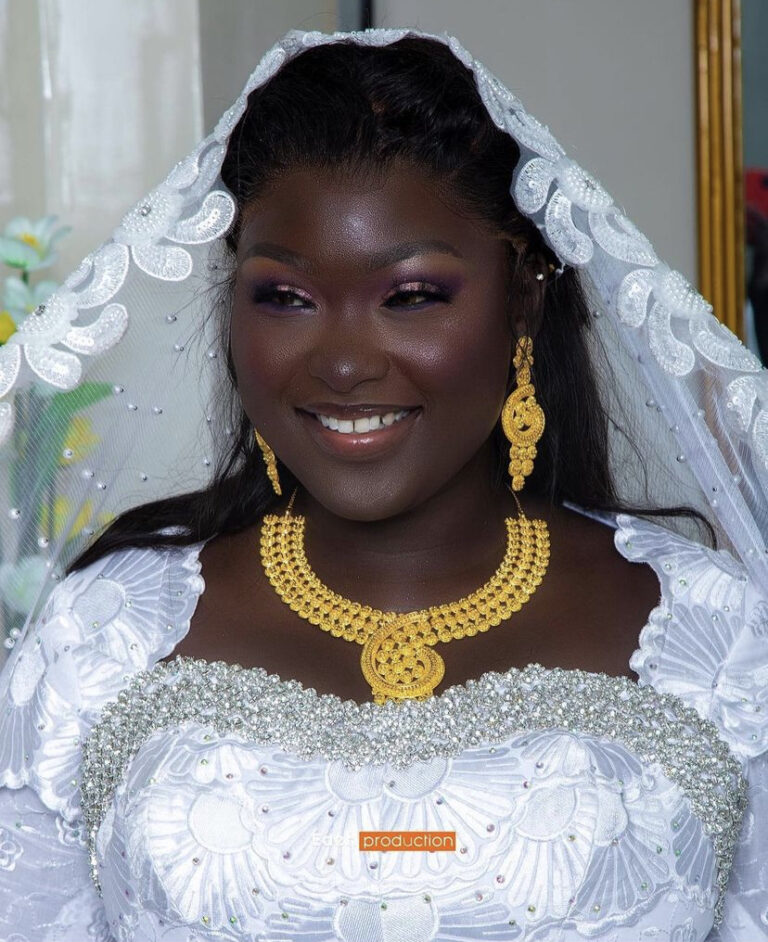 (03 photos) : Les trois belles images du mariage de l’actrice Amsa.