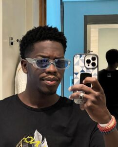 (04 photos) : Dudu fait des vidéos chic dans son look de ouf