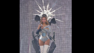 Photos : Le look de Queen Beyoncé fait sensation