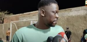 (Vidéo) – « Peux-tu jouer avec une seule jambe? « Cette question gênante de cette animatrice agace Lafagne Vip