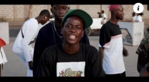 (Clip officiel) – Layza Boy dévoile son clip « Niom Lougn Tal ». Magnifique !