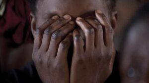 Triste ce que vivent cette étudiante en 3e année de Médecine et sa famille. L&rsquo;histoire est touchante (Vidéo)