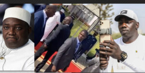 Vidéo)- Chassé par la garde présidentielle gambienne : Niang Kharagne Lo sauvé par Adama Barro