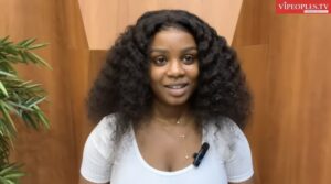 (Vidéo) – En france pour la première fois, la chanteuse Dieyna Baldé exprime sa joie.