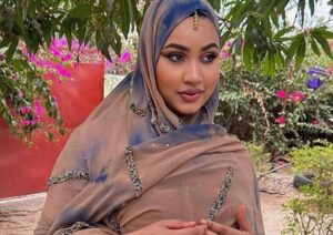 Aide aux étudiants : Faynara, la seule influenceuse devenue star de la toile