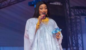 (Photos- Vidéo): Aida Samb enfl@mme sa soirée à Mbacké