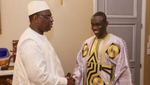 Renonciation au 3ème mandat: Pape Diouf félicite Macky Sall « Vous avez su sortir par la grande porte…»