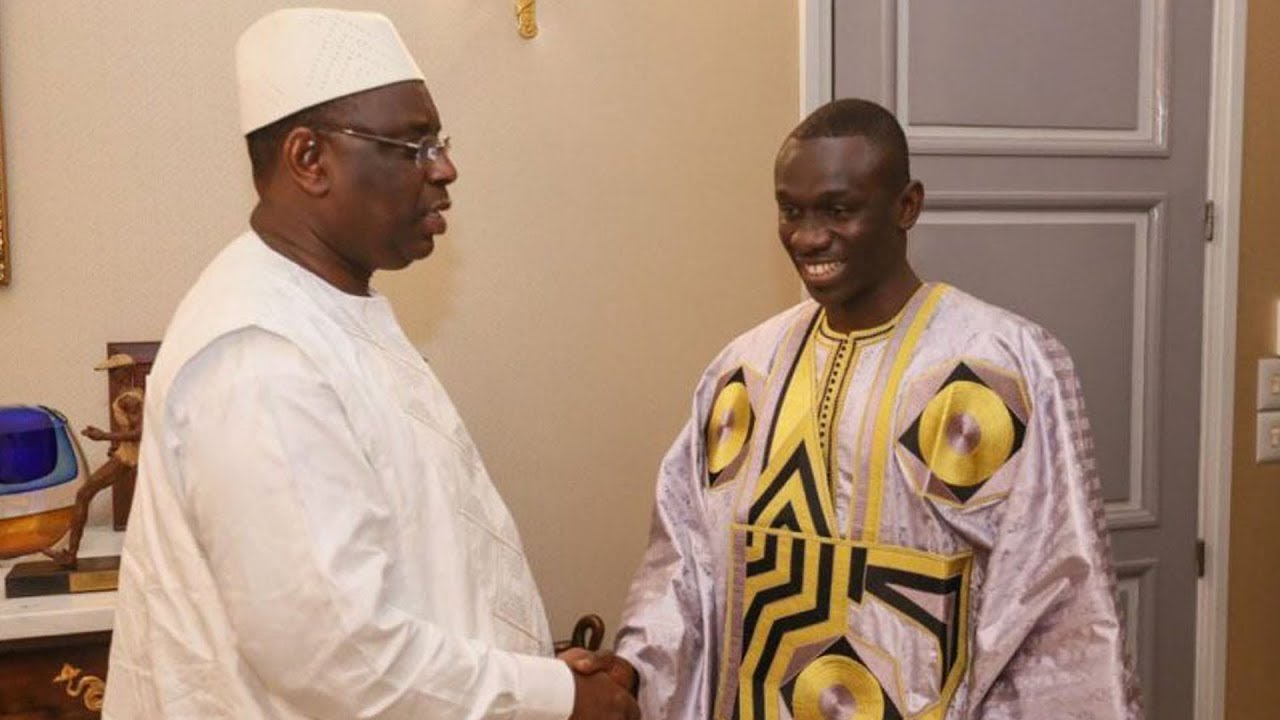 Renonciation au 3ème mandat: Pape Diouf félicite Macky Sall « Vous avez su sortir par la grande porte…»