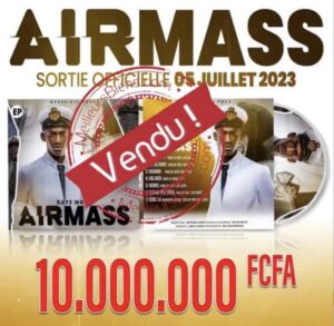 Album de Baye Mass: Un homme d’affaires achète le premier exemplaire à 10.000.000 FCFA.