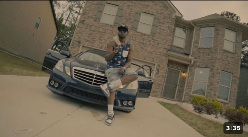 (Clip officiel) – Fata El Presidente tape trop fort avec « Sama Alarba ». Magnifique !