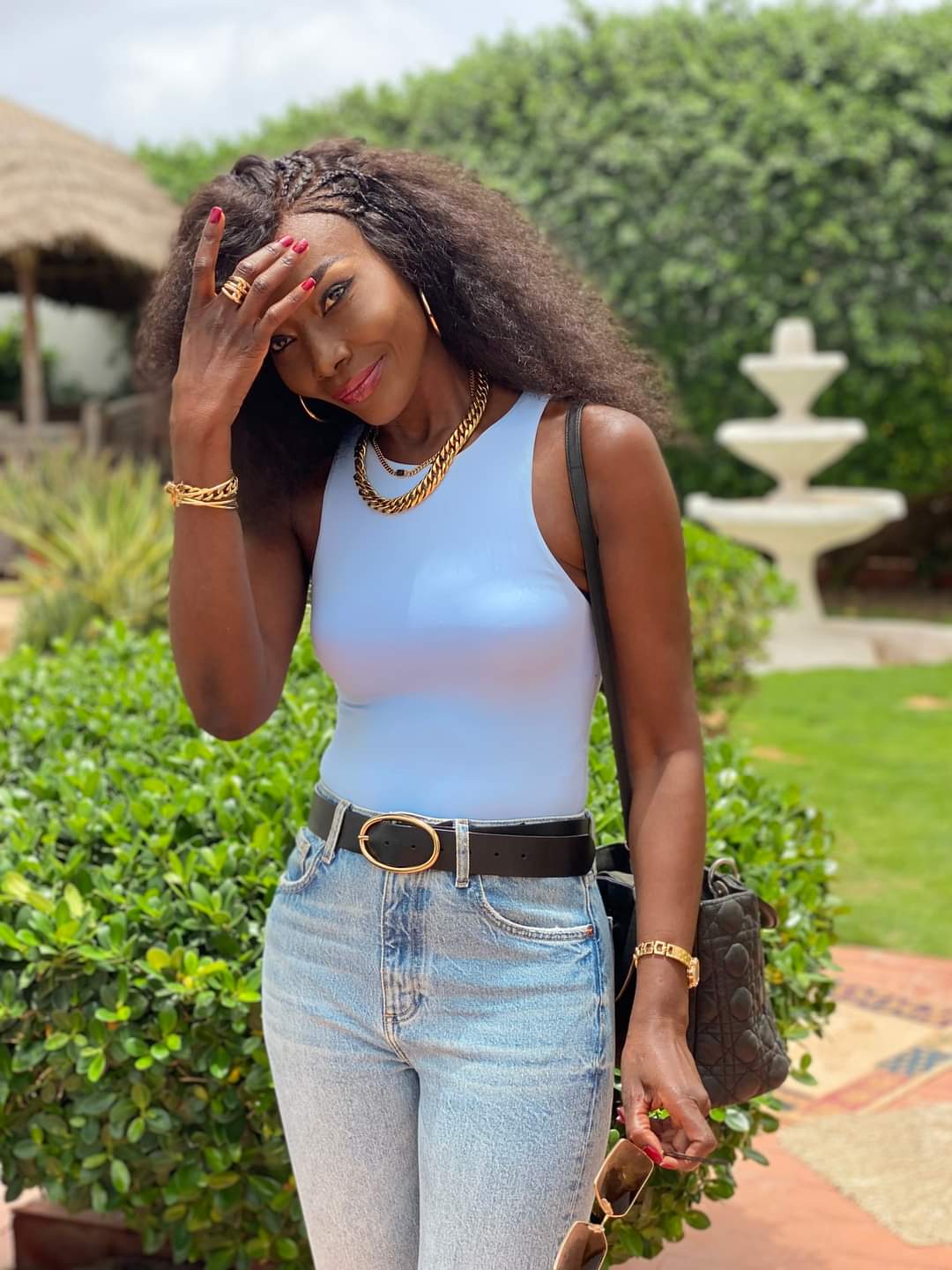 Belle et simple, tenue décontractée : Coumba Gawlo rassure ses fans