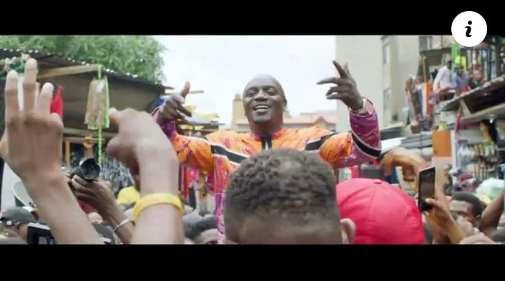 (Clip officiel) – Akon reprend le micro et met à l&rsquo;honneur le peuple nigérian. Magnifique !