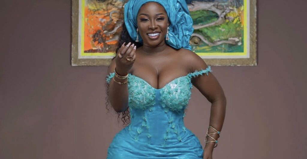(2) Photos : Carmen Sama, l&rsquo;éblouissante beauté ivoirienne, captive tous les regards