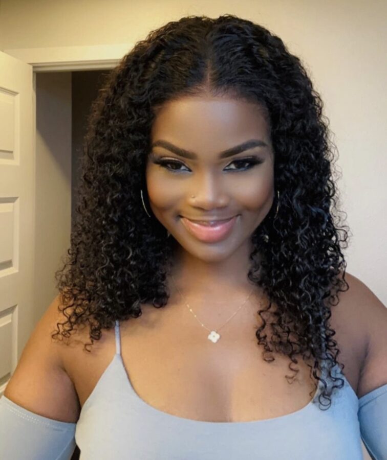 (2) Photos: Gaelle alias Anna, l