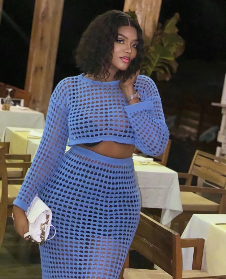 (2) Photos: La Magnifique Mollah Fatimah Éblouit Dans Sa Splendeur