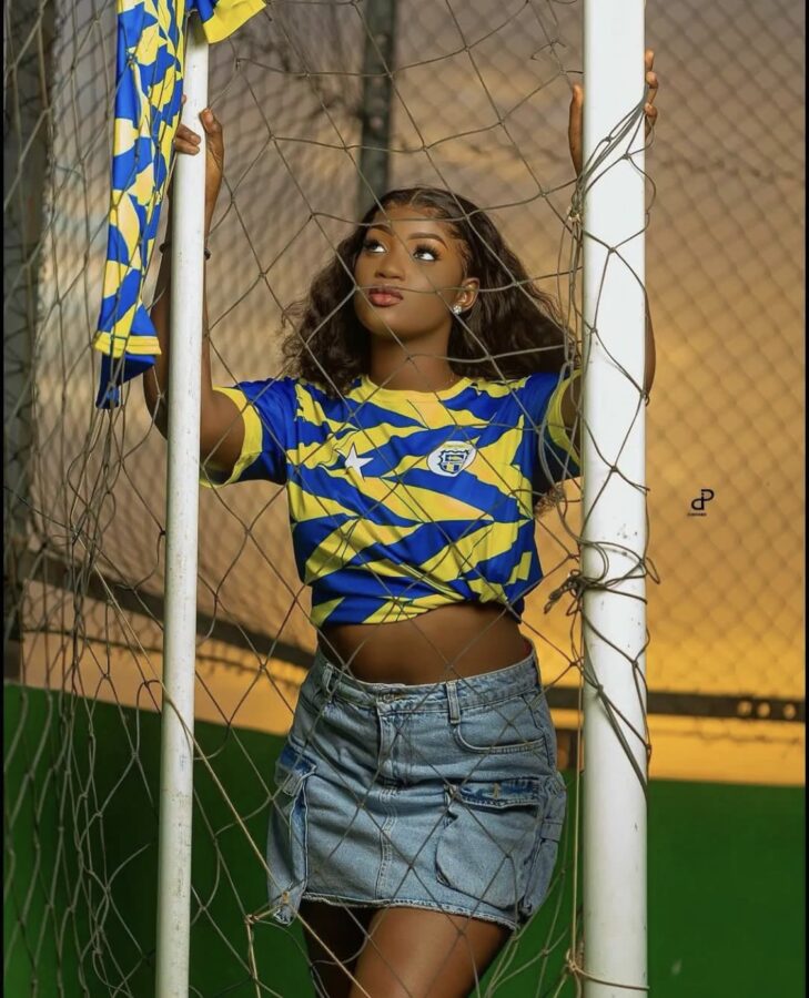 (2) Photos: La pétillante jeune actrice Diarra, éblouissante en mode maillot