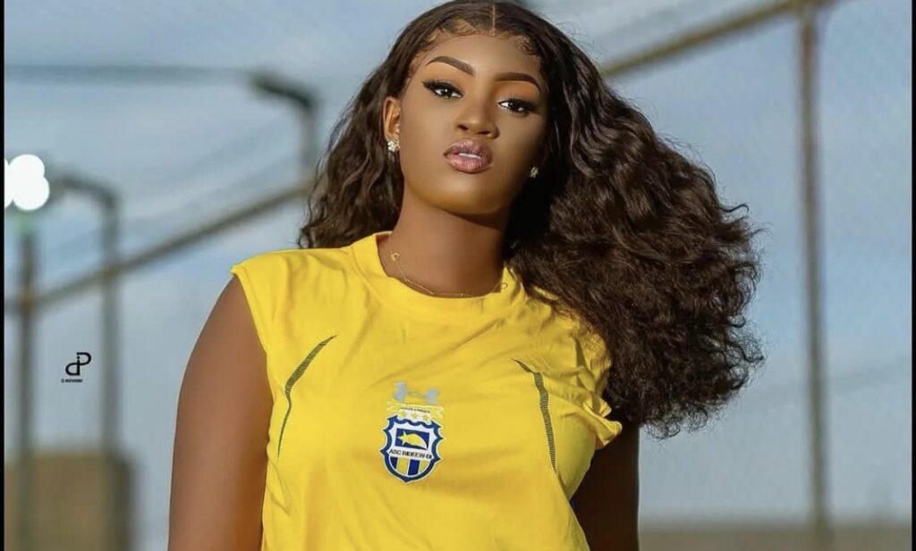 (2) Photos: La pétillante jeune actrice Diarra, éblouissante en mode maillot