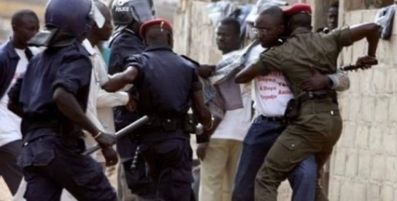 Grand-Yoff: Échange des c0ups de m@chette entre le frère du rappeur Dof Ndèye et un policier.